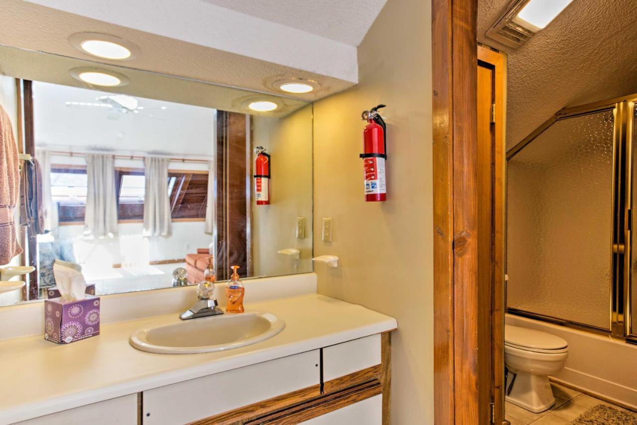 Pet-Friendly Beech Mountain Condo Steps To Slopes Экстерьер фото